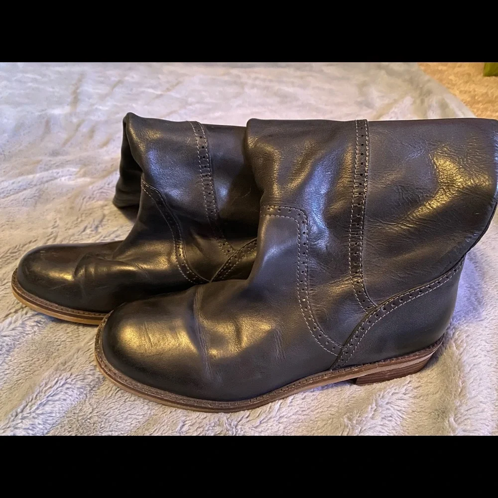 Lucky brand Andria black, tall leather books faux crepe sole gently worn size 10 - Picture 8 of 16